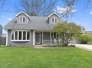 494 Shenandoah Trl, Elgin, IL 60123