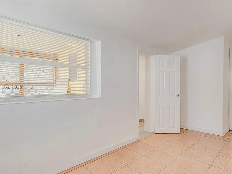 1085 NE 128th Street Front #FRONT — Photo 25