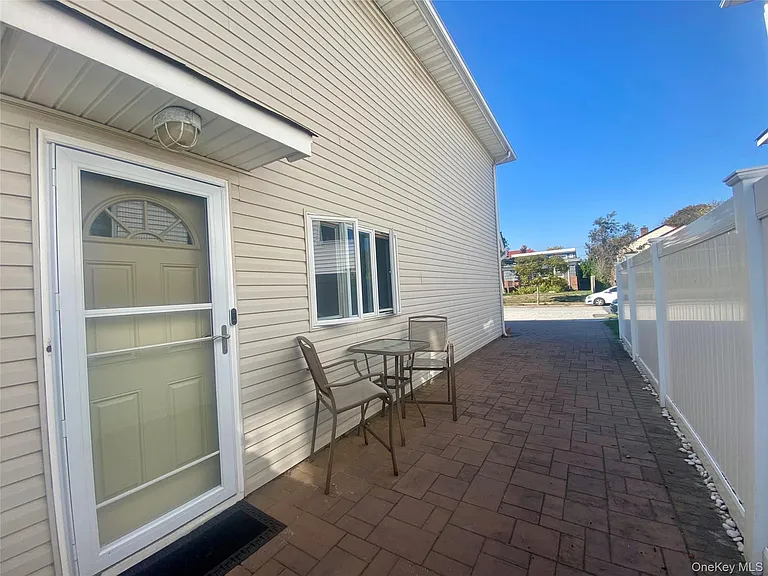 310 E Olive St #MAIN — Photo 2