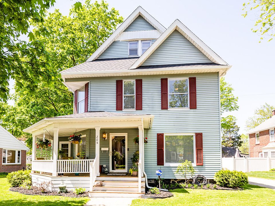 205 Green St, Dowagiac, MI 49047 | Zillow