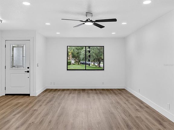 5th image of 308 S Shadow Bay Dr