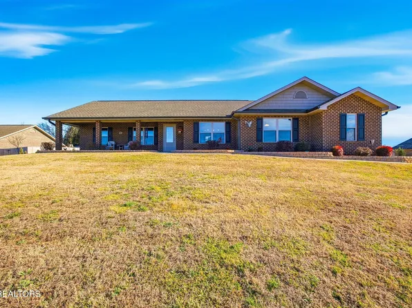 116 Crosslake Ln, Dandridge, TN 37725