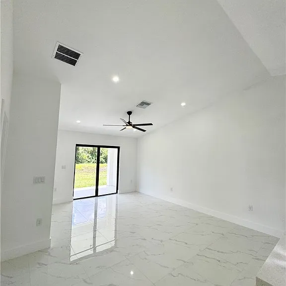 670 Chemstrand St E — Photo 26