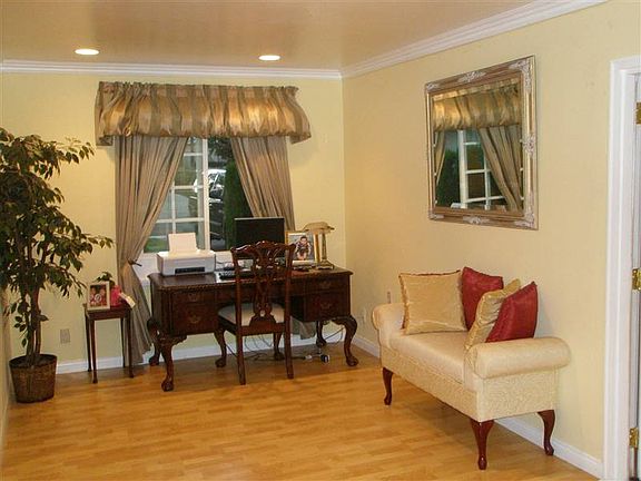 4th image of 7524 Quimby Ave