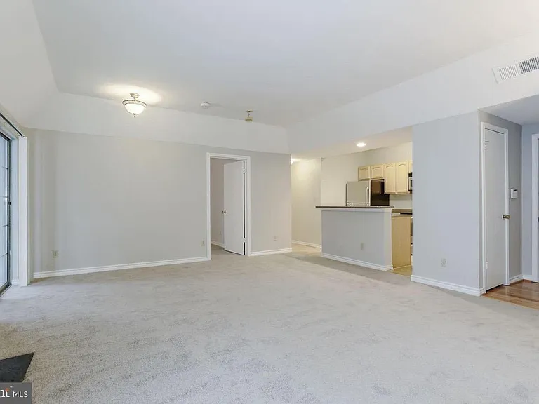 3918 Penderview Dr — Photo 11