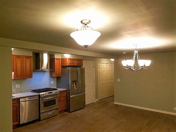 4th image of 1723 W Altgeld St #G