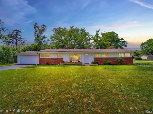 32455 Queensboro St, Farmington Hills, MI 48334