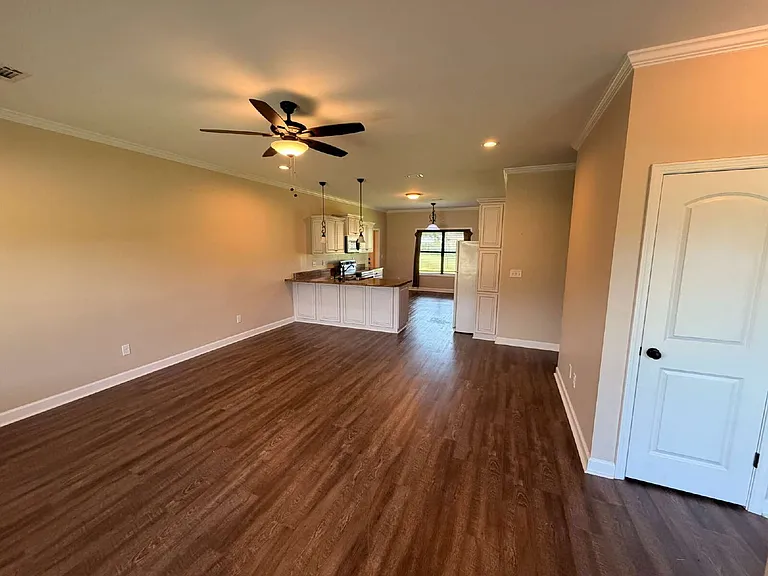 49 Gardenia St — Photo 2