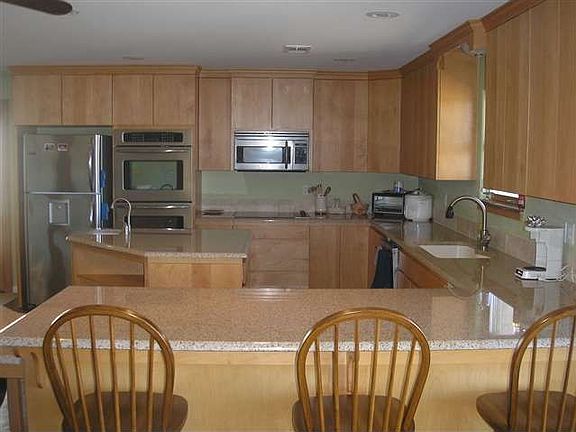 4th image of 255 Airview Blvd