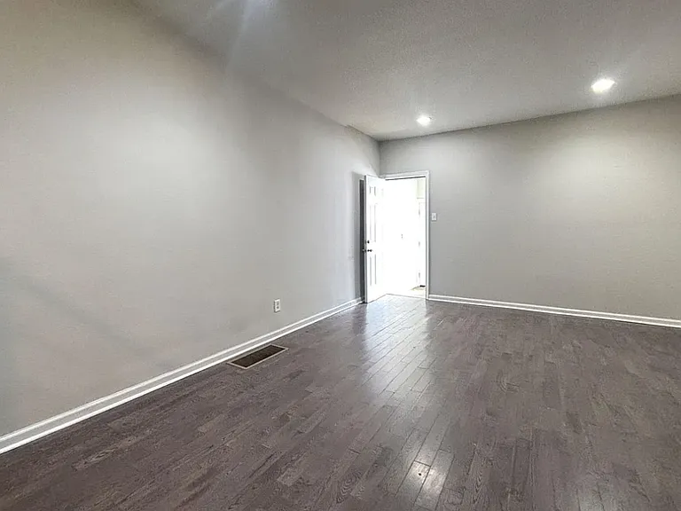5515 Ludlow St — Photo 14