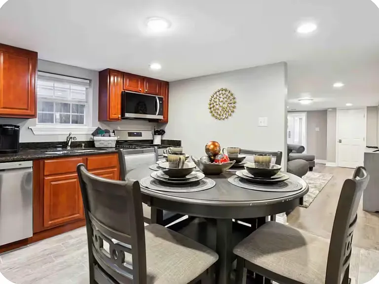 521 S Scott St #A — Photo 4