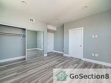 3rd image of 600 W 49th St