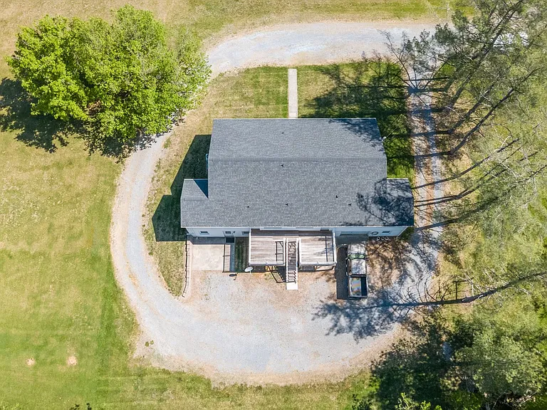 2561 Rutrough Rd — Photo 25