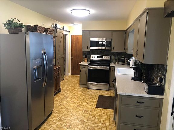 4th image of 1403 E Perkins Ave