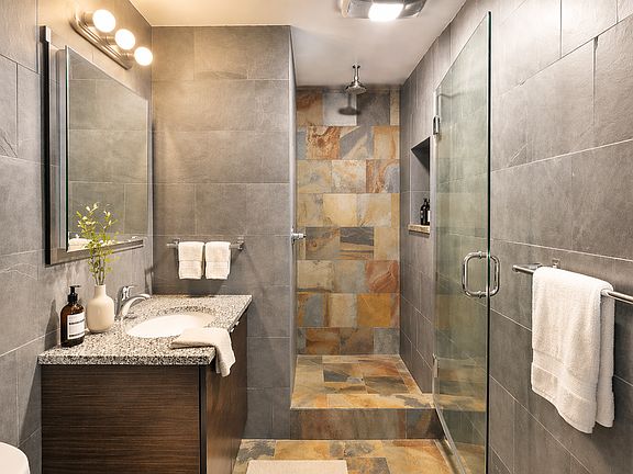 4th image of 530 E 5th St #2R