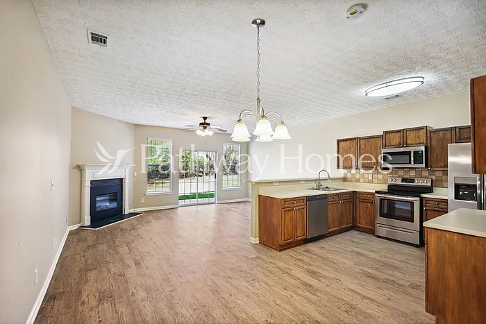 4922 Vireo Dr — Photo 6
