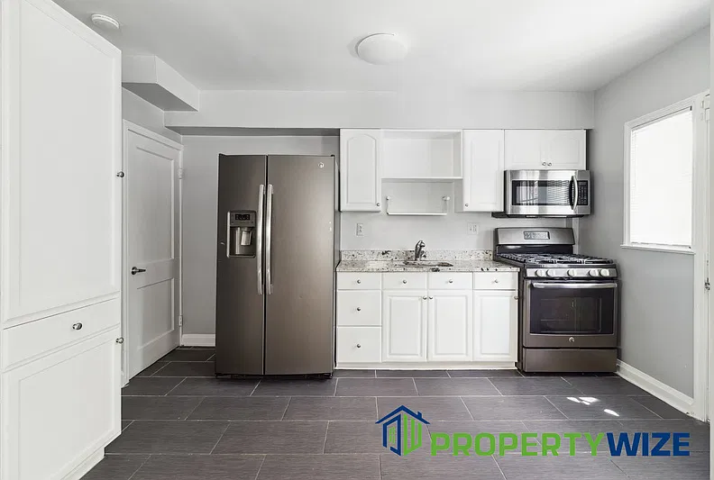 3 bed, 1.5 bath, 1408 sqft, $2,024 — Photo 4