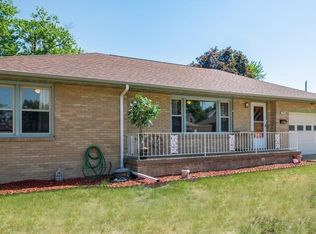 1506 James Rd, Pekin, IL 61554