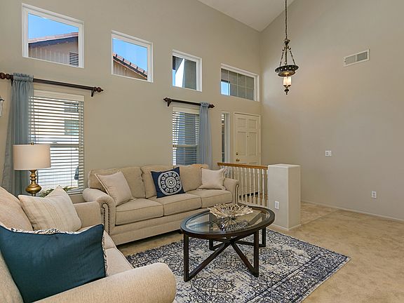 4th image of 741 Lupine Dr