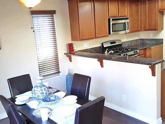4th image of 1112 S Cypress Ave APT 39