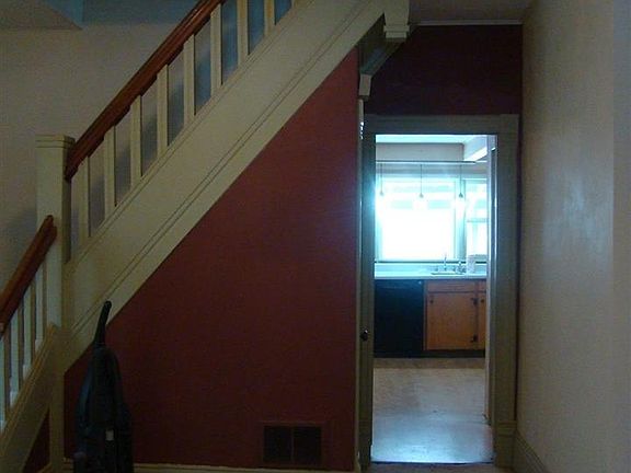 3rd image of 905 N C St