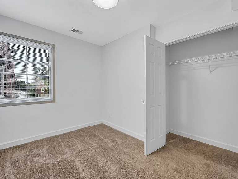 River Hill Apartments — Photo 9