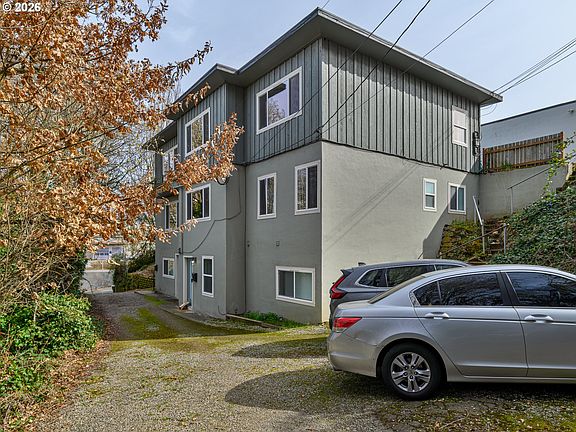 2nd image of 3204 SW 10th Ave