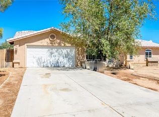 16752 Pawnee Rd, Apple Valley, CA 92307