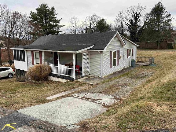 2nd image of 1003 Sanford St