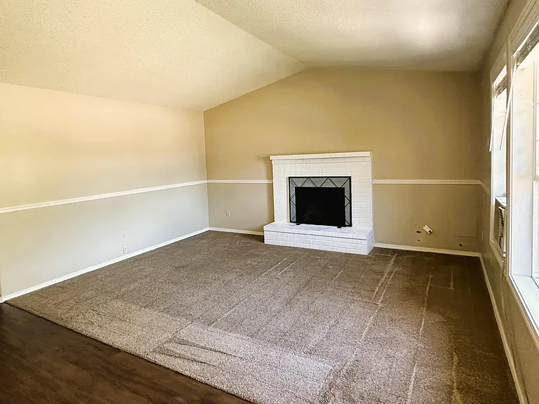 7616 NE 154th Ave — Photo 4