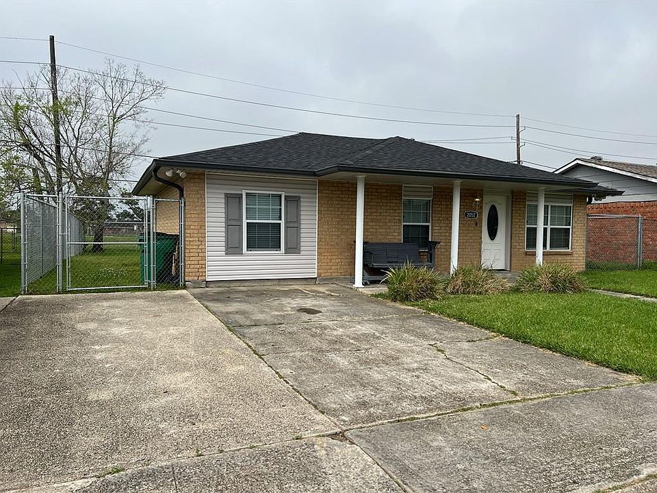 1st image of 2052 Sauvage Ave