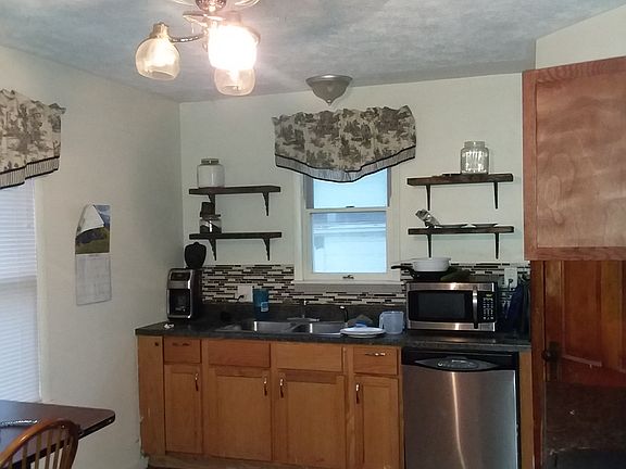 3rd image of 297 Andrews Ln