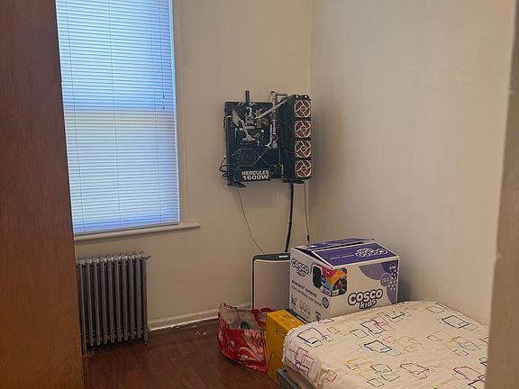 4th image of 439 Gregory Ave #2B