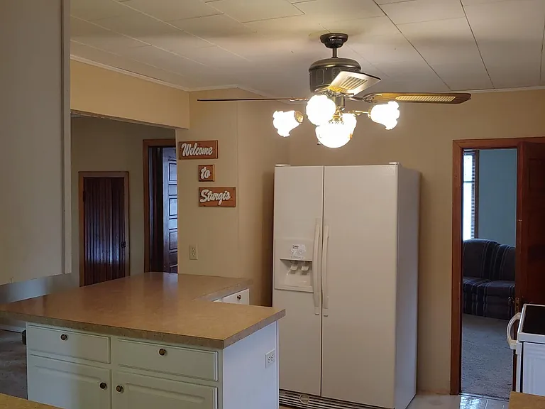 1146 Howard St — Photo 25