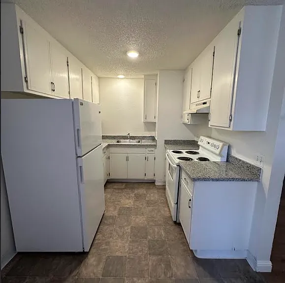 15 Royale Ave — Photo 6