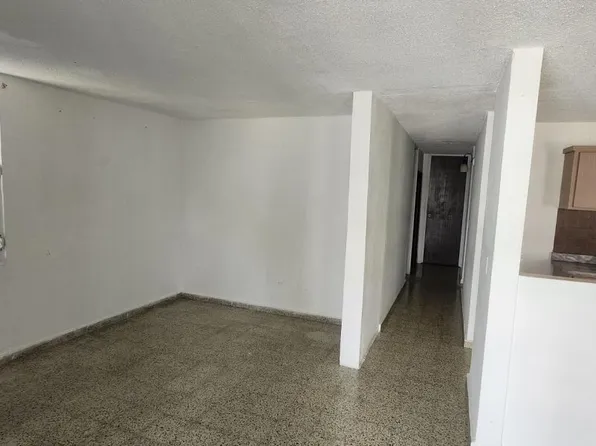 Urb Jardines Pla Calle Santini #C-8, Caguas, PR 00725