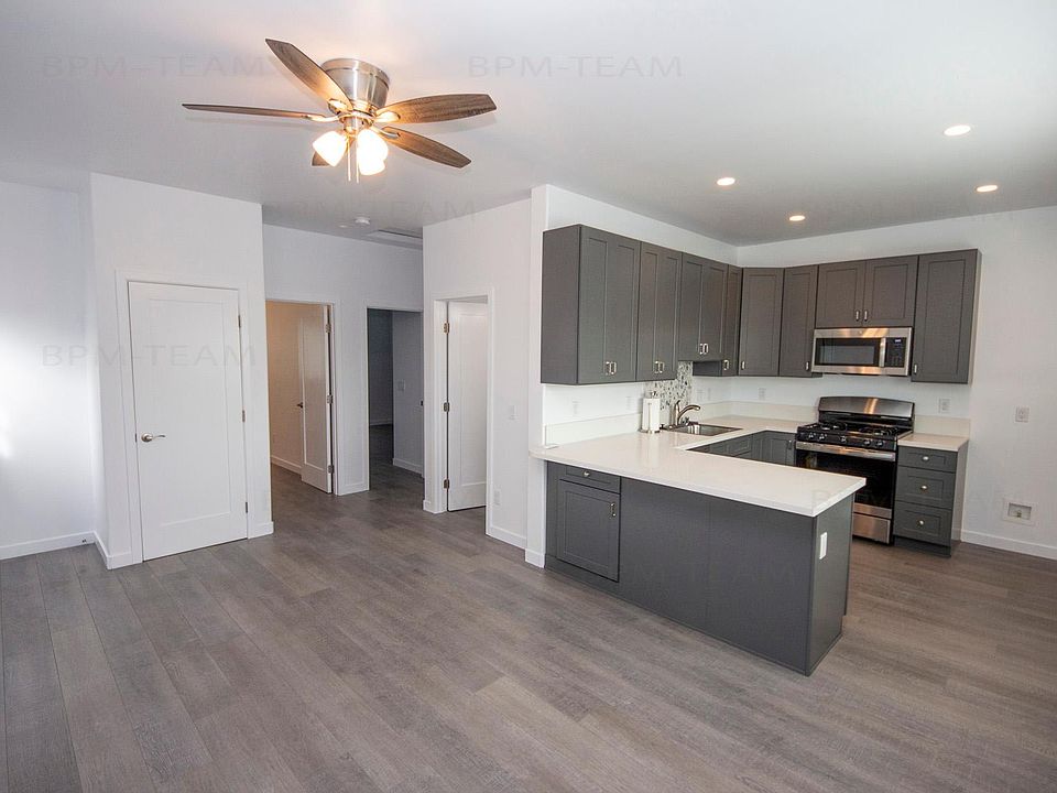 1st image of 607 Civic Center Dr #1
