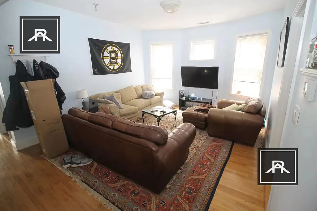 3 bed, 2.0 bath, $4,400 — Photo 3