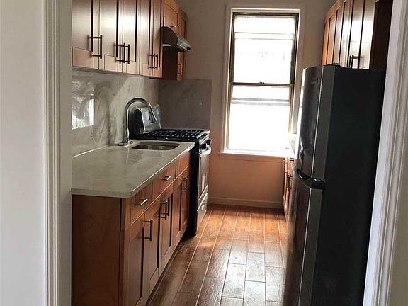 5th image of 1335 Noble Ave
