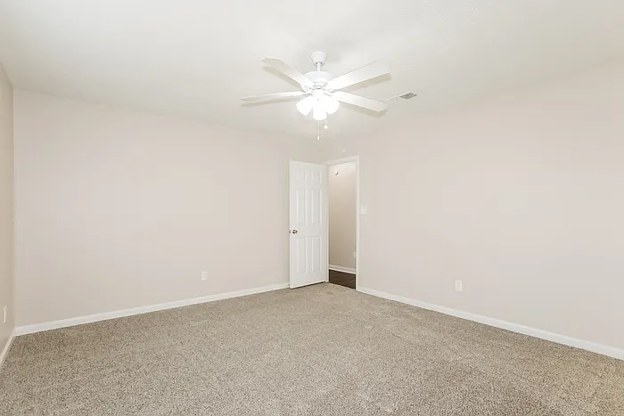945 Sideline Ct — Photo 8