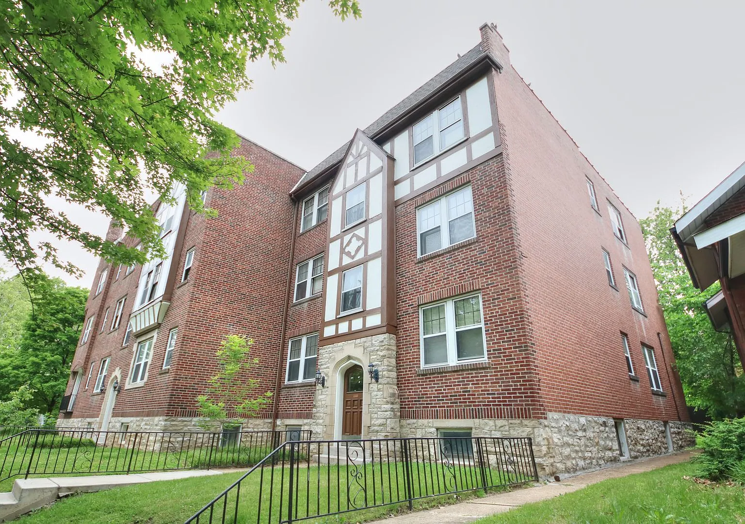 Apartment for Rent in Bevo Mill — Photo 4