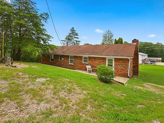3rd image of 104 Crouch Ln