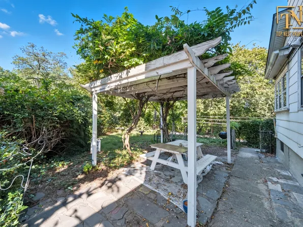 310 Brighton Avenue image 26 of 29