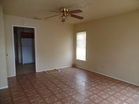 3rd image of 2144 Stovall Dr #B