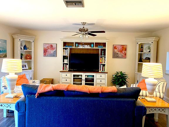 4th image of 51 Glades Blvd APT 2