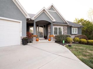 1401 Charleston Ct, Warrensburg, MO 64093
