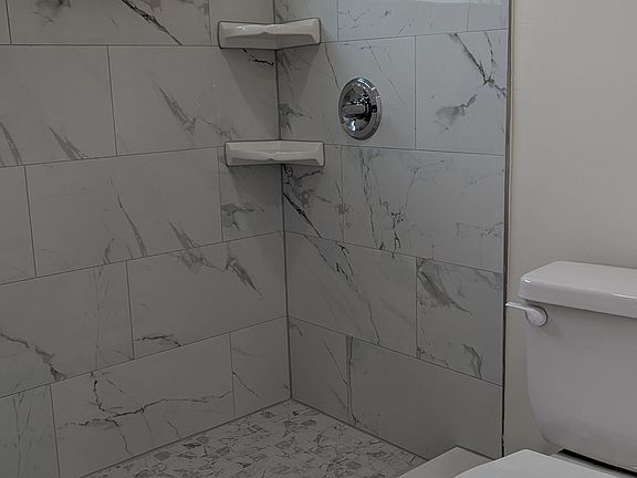 4th image of 155 S Madison Ave