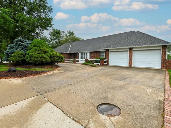 4406 S Stonecrest Cir, Saint Joseph, MO 64506