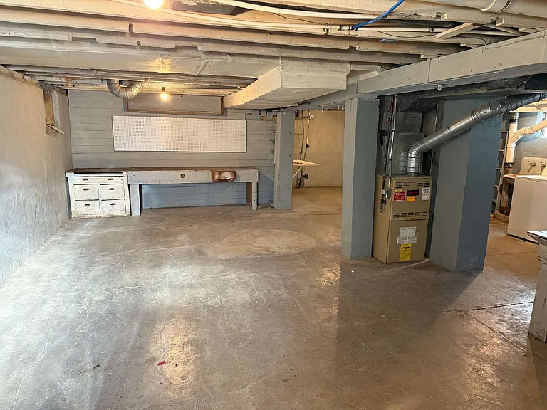 2124 Eastern Ave NE — Photo 38