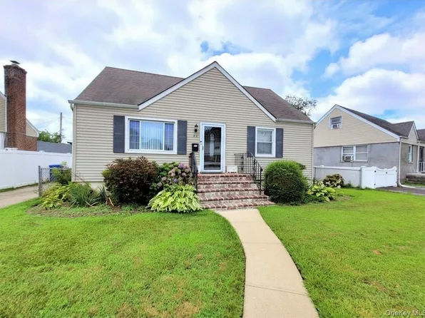 44 Circle Drive, Hempstead, NY 11550